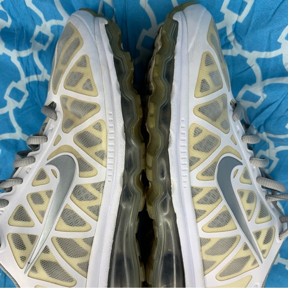 Nike Women’s size 8.5 Air Max 2011 White Silver low top wmns running sneakers og - Picture 11 of 11